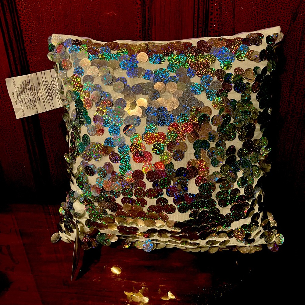 Pack of 2 New Luxury Series Reversible Purple Sequin Glitzy Comfy Throw Pillows - Picture 9 of 11